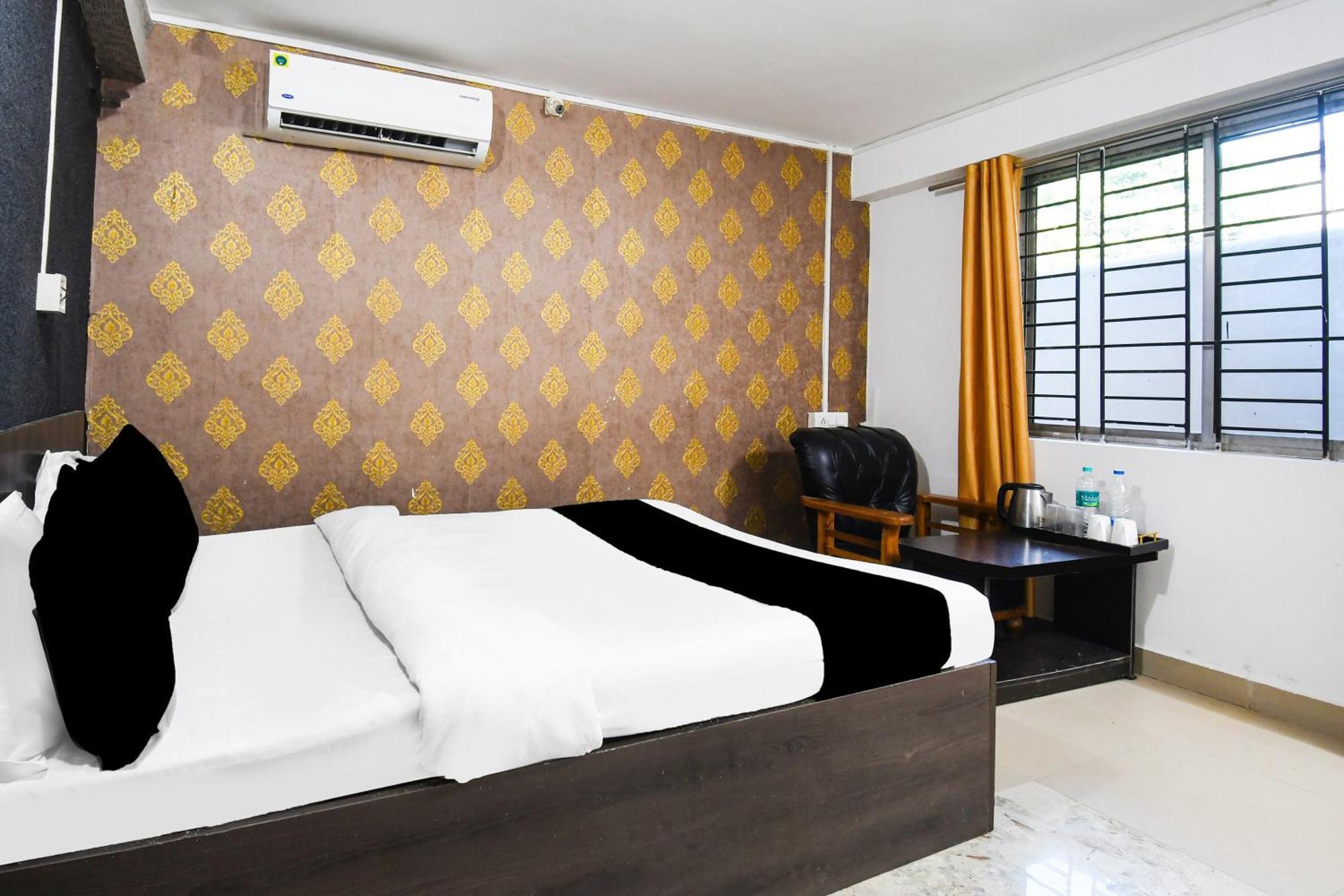 Super Hotel O Champasari Siliguri Formerly Four Fox Suits Panchanai Exterior photo