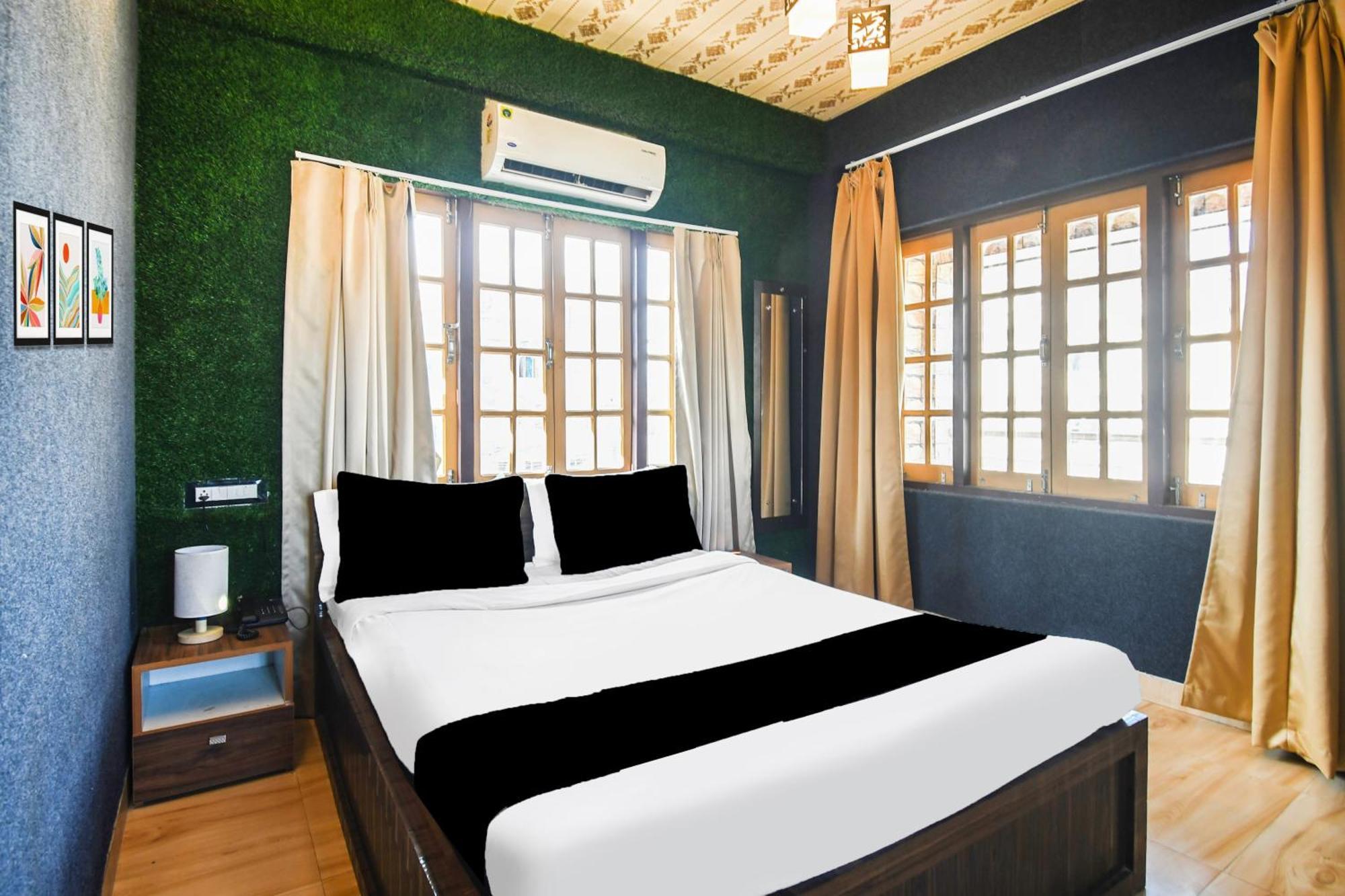 Super Hotel O Champasari Siliguri Formerly Four Fox Suits Panchanai Exterior photo