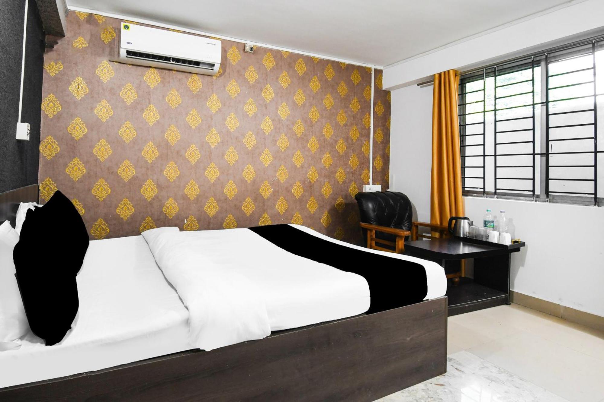 Super Hotel O Champasari Siliguri Formerly Four Fox Suits Panchanai Exterior photo