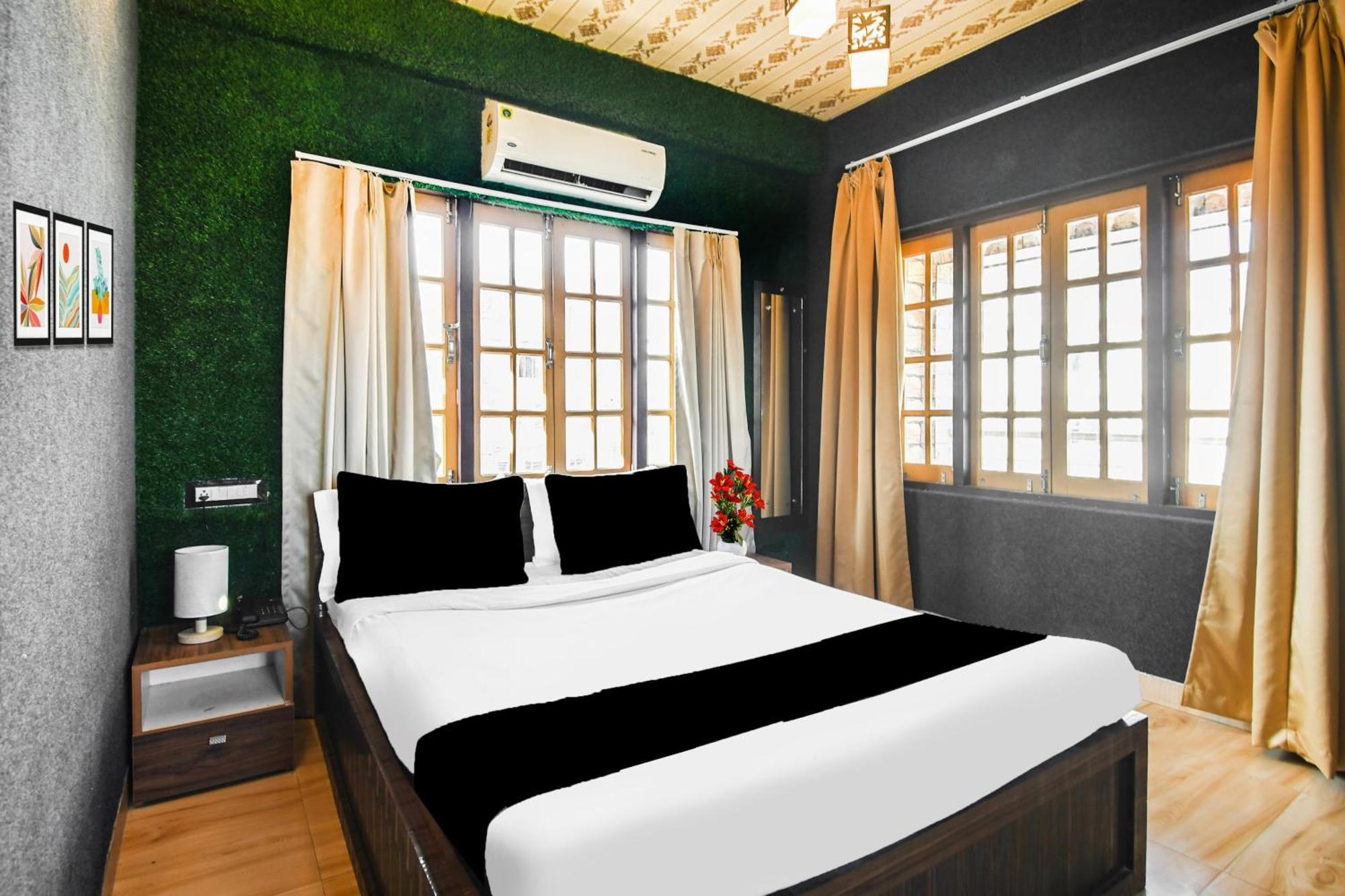 Super Hotel O Champasari Siliguri Formerly Four Fox Suits Panchanai Exterior photo